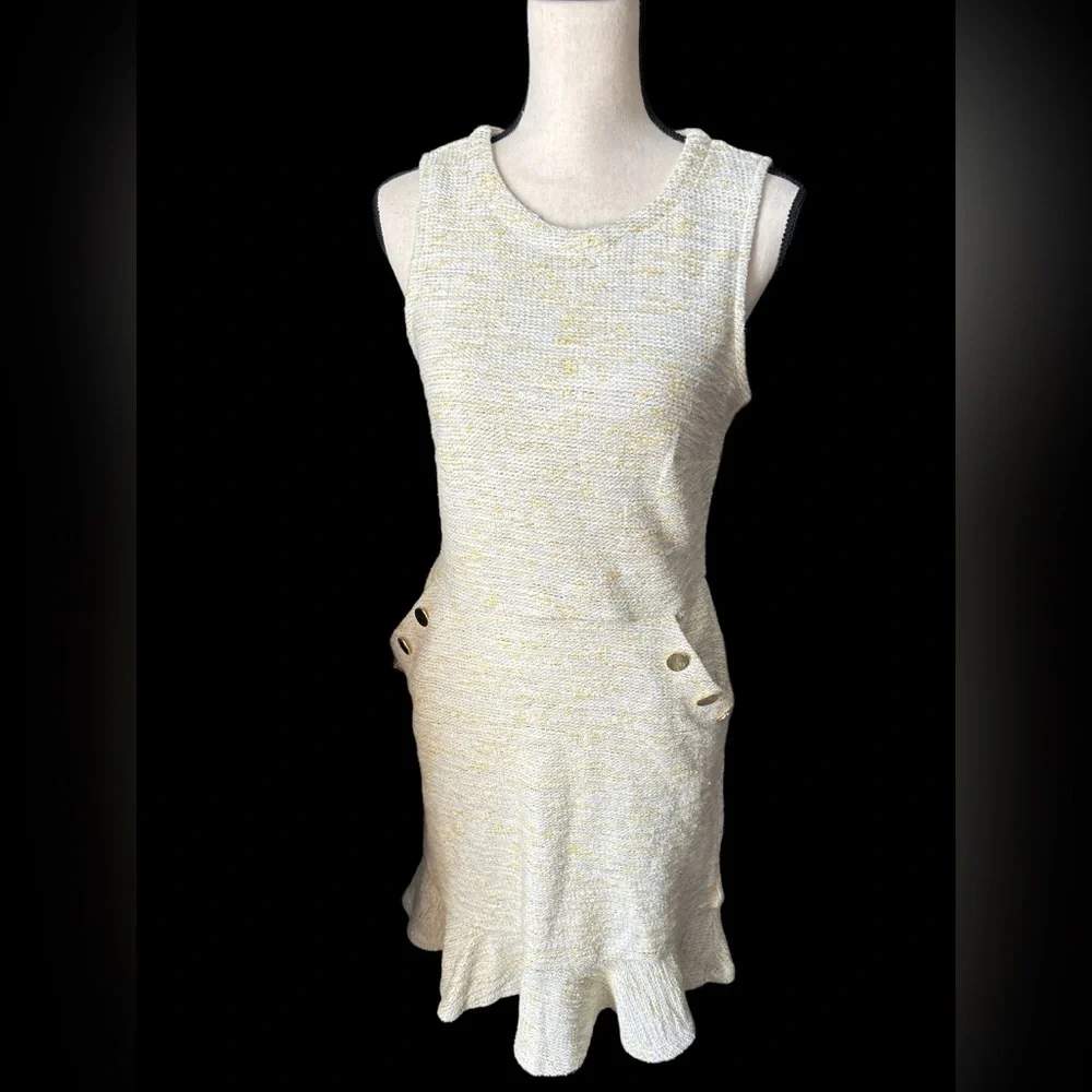 Loft Size 4 - Picture 1 of 14